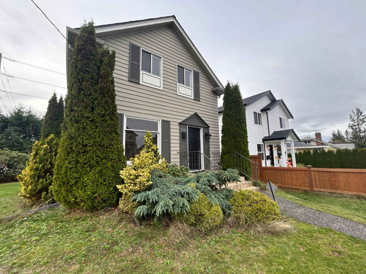 Great 3 bedroom 1.75 bath House in Tacoma with large backyard!