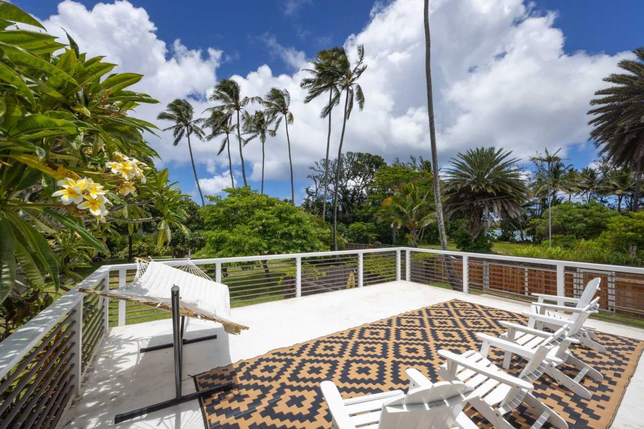 Hale Pellicano w/ Private Backyard, Hot Tub, Lush Lawn  Kawela Bay Access