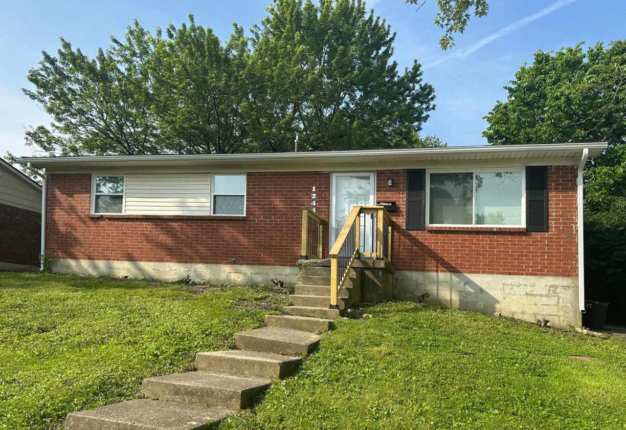 *SEPTEMBER SPECIAL* Reduced Rent! FULLY RENOVATED! 3 BR, 1 Bath, Fenced Backyard!