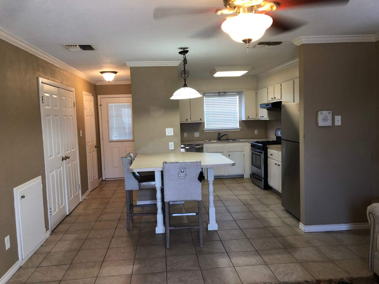 3/1.5 House with HUGE backyard!