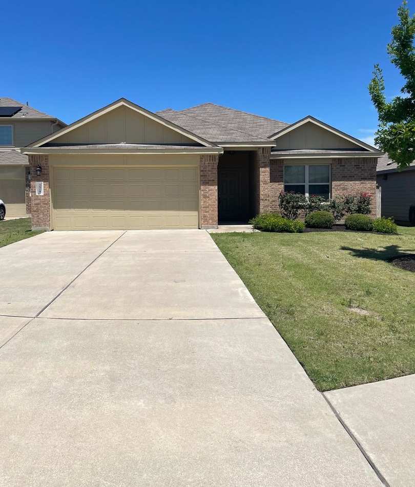 3 Bedroom 2 Bathroom Home-Jarrell