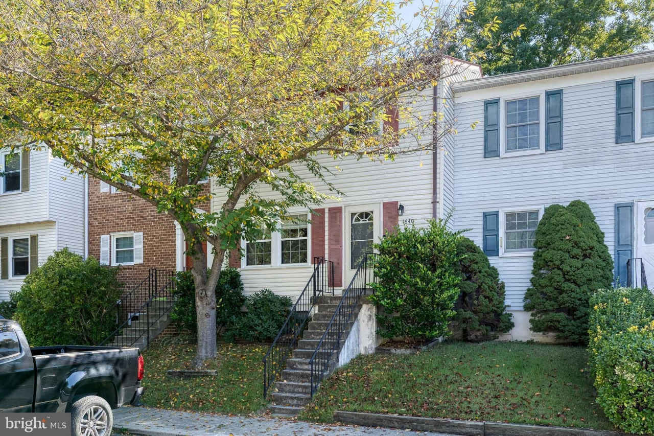 1640 MOUNT AIRY Court