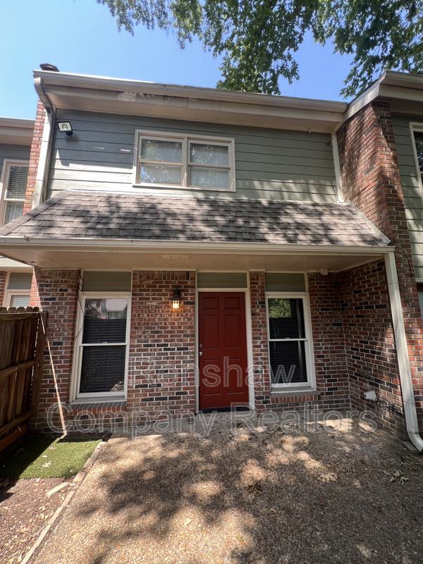 697 S Belvedere Blvd