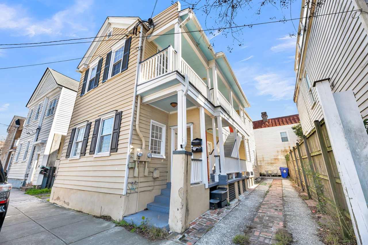 Charming Charleston Retreat with Modern Elegance!