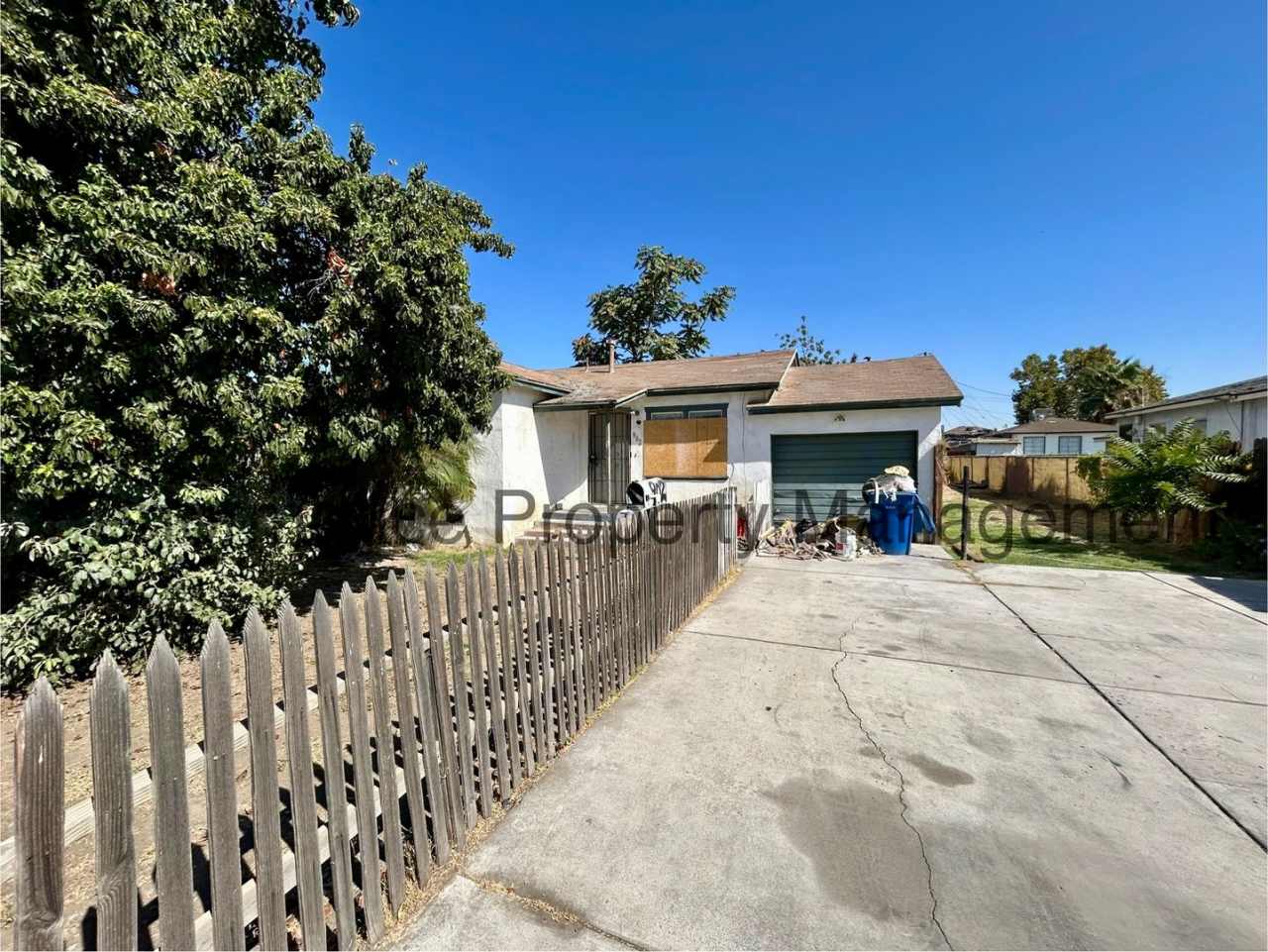 Cute 2 Bed/1 Bath N Bakersfield Home w/ RBP  Security Deposit Alternative Option