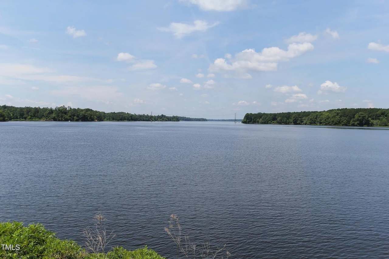 Room in 3 Bedroom Home at Deercroft Dr