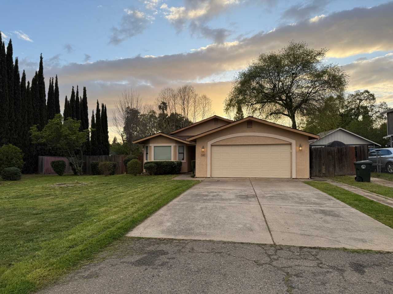 Stylish  Spacious 3-Bed, 2-Bath Home in Citrus Heights!