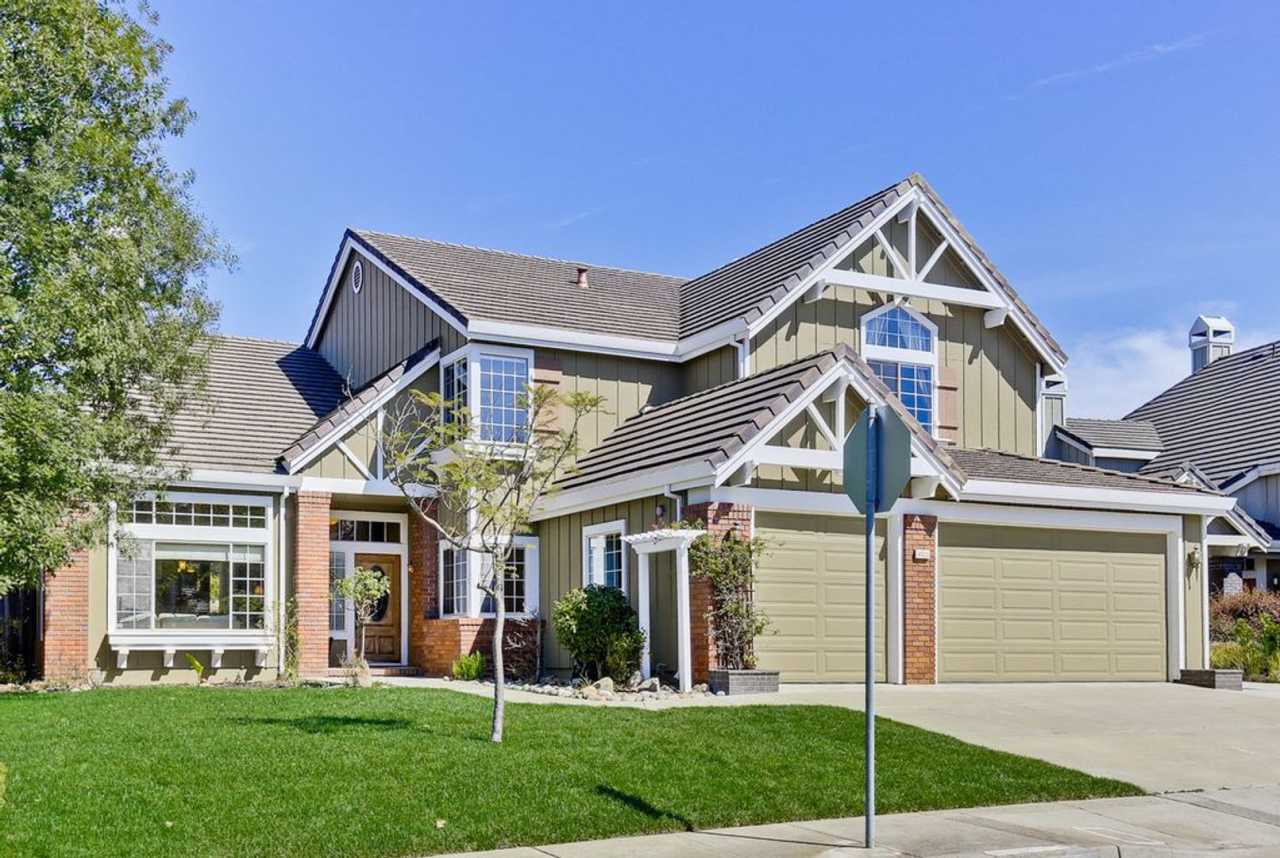 Executive 5BD/3BA Home with Spectacular Bay Views in Hayward Hills**