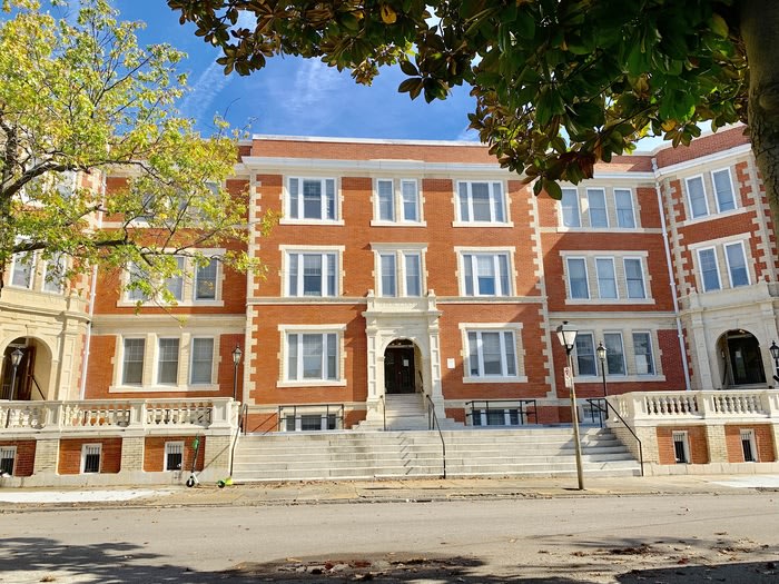 200 Drummond Place
