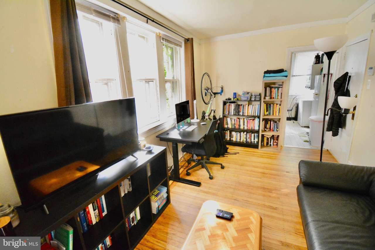 506 W COULTER Street unit: 1