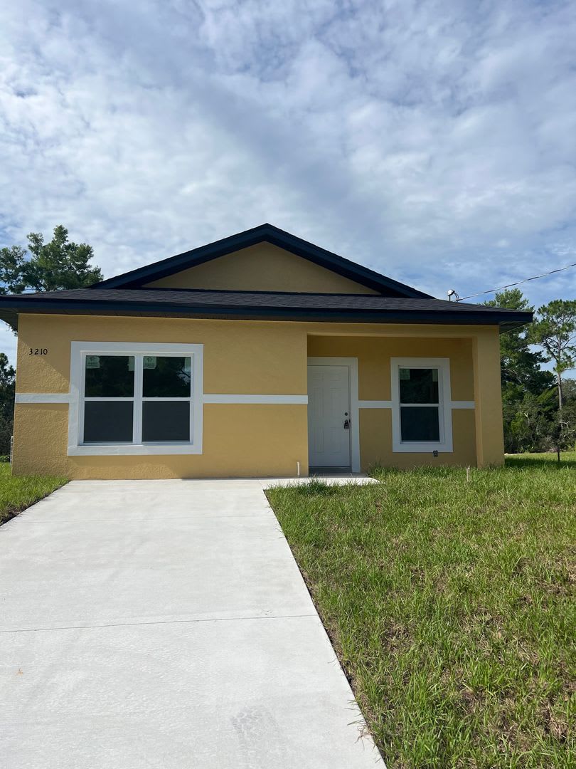 COZY COTTAGE 2/2 IN LAKE PLACID FL