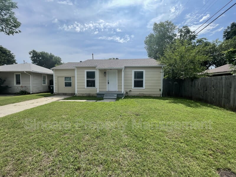 5102 North Beaver Avenue