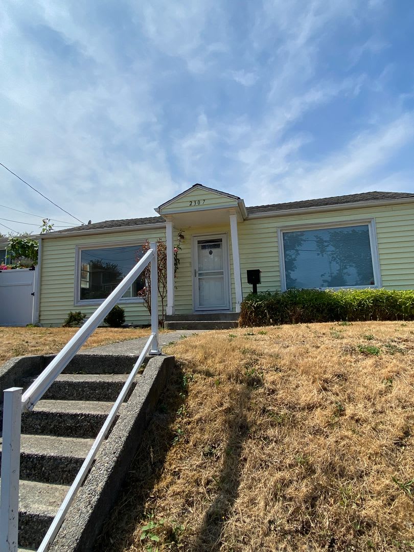 Charming 2 bed / 1 bath tucked into North Beacon Hill