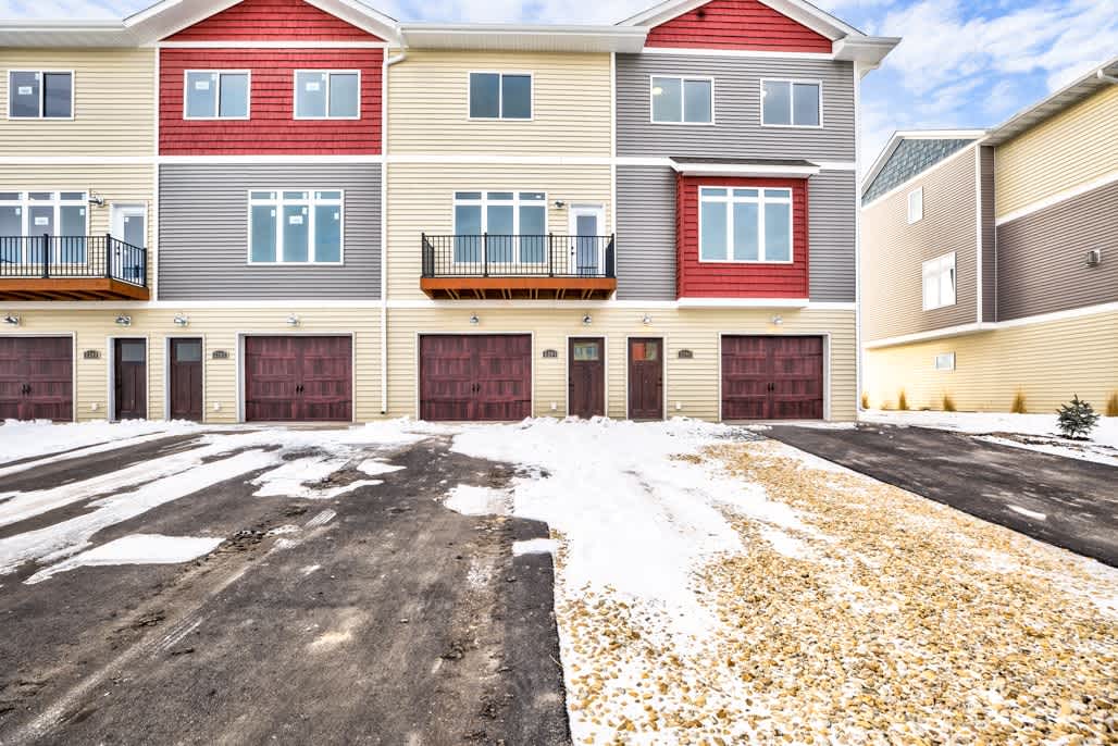 2140 Rolling Green Trail