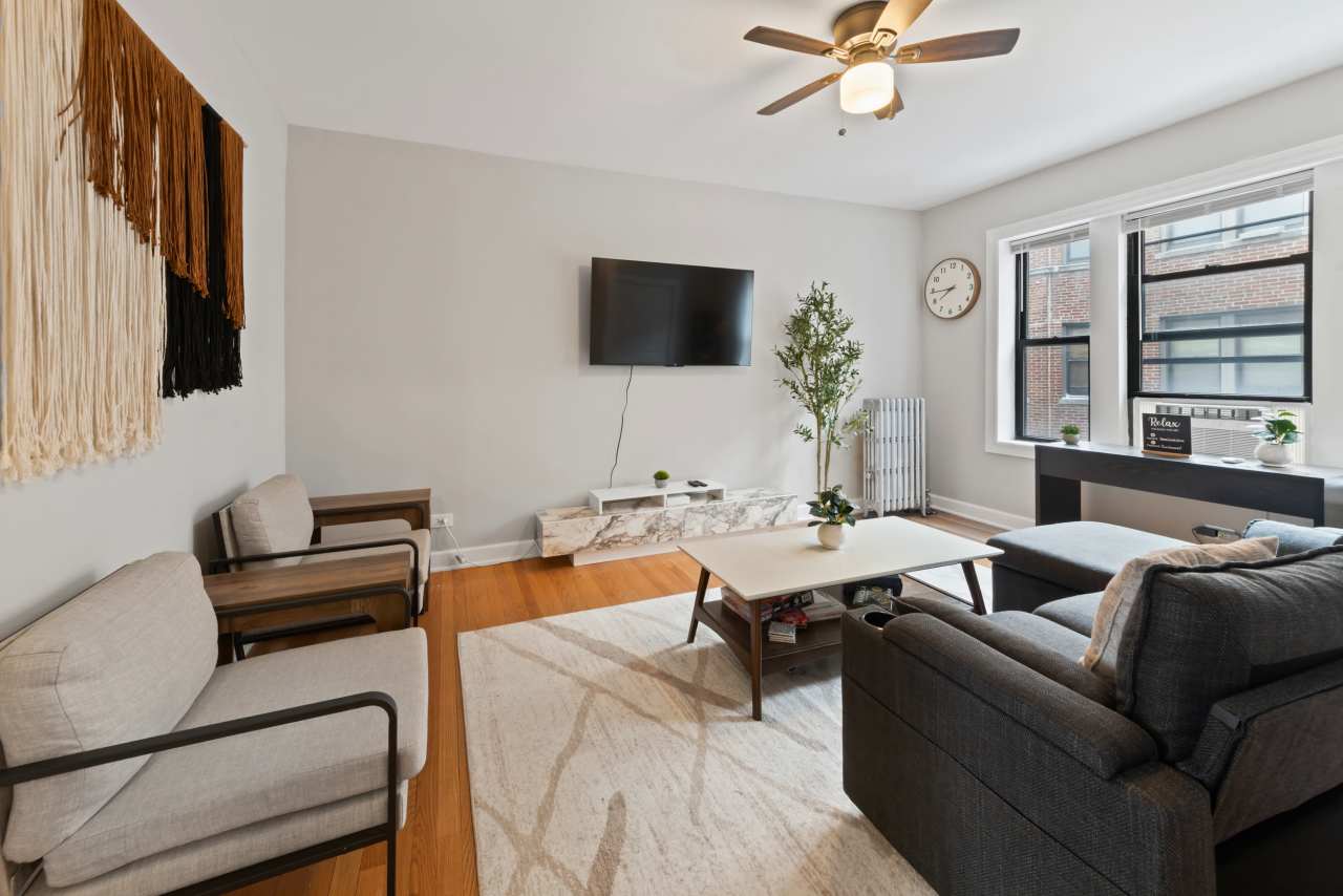 6439 North Hamilton Avenue - 2C