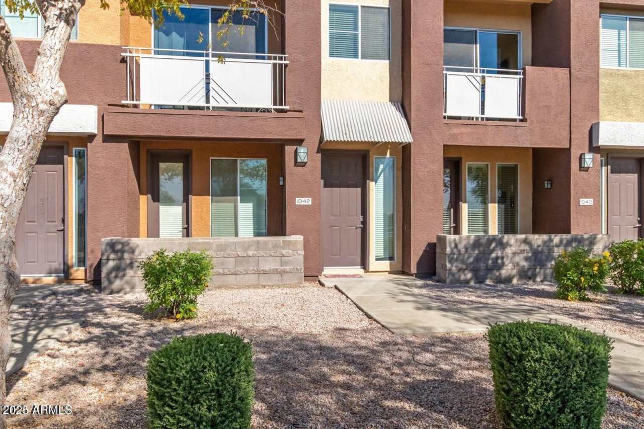 Beautiful Gated Townhome Near State Farm Stadium  Westgate