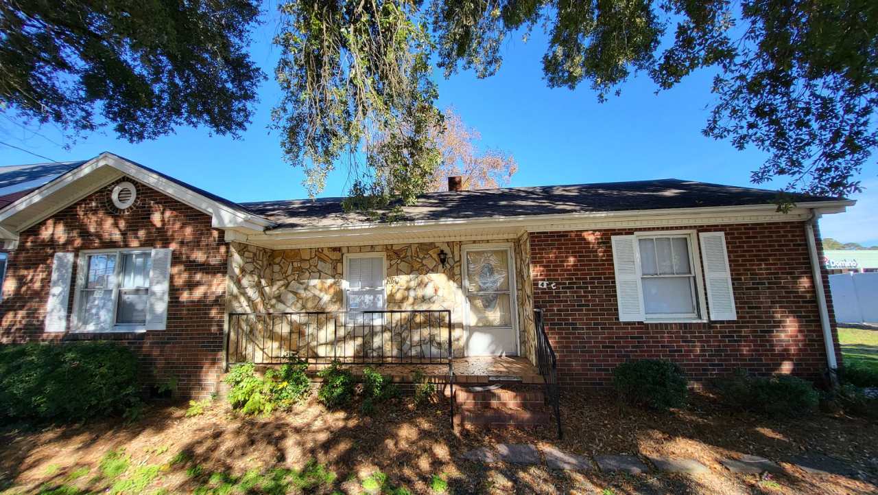 3-bedroom, 2-bath brick home in Pembroke