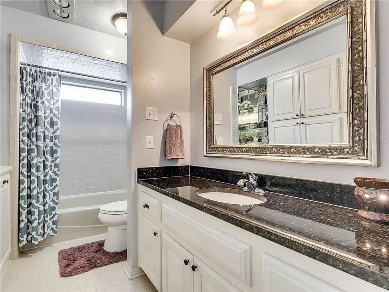 Spacious 4 bed, 2 bath, 2 car garage home in Edmond