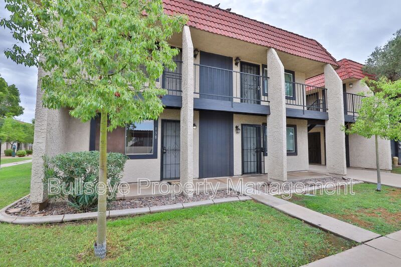 700 West University Drive