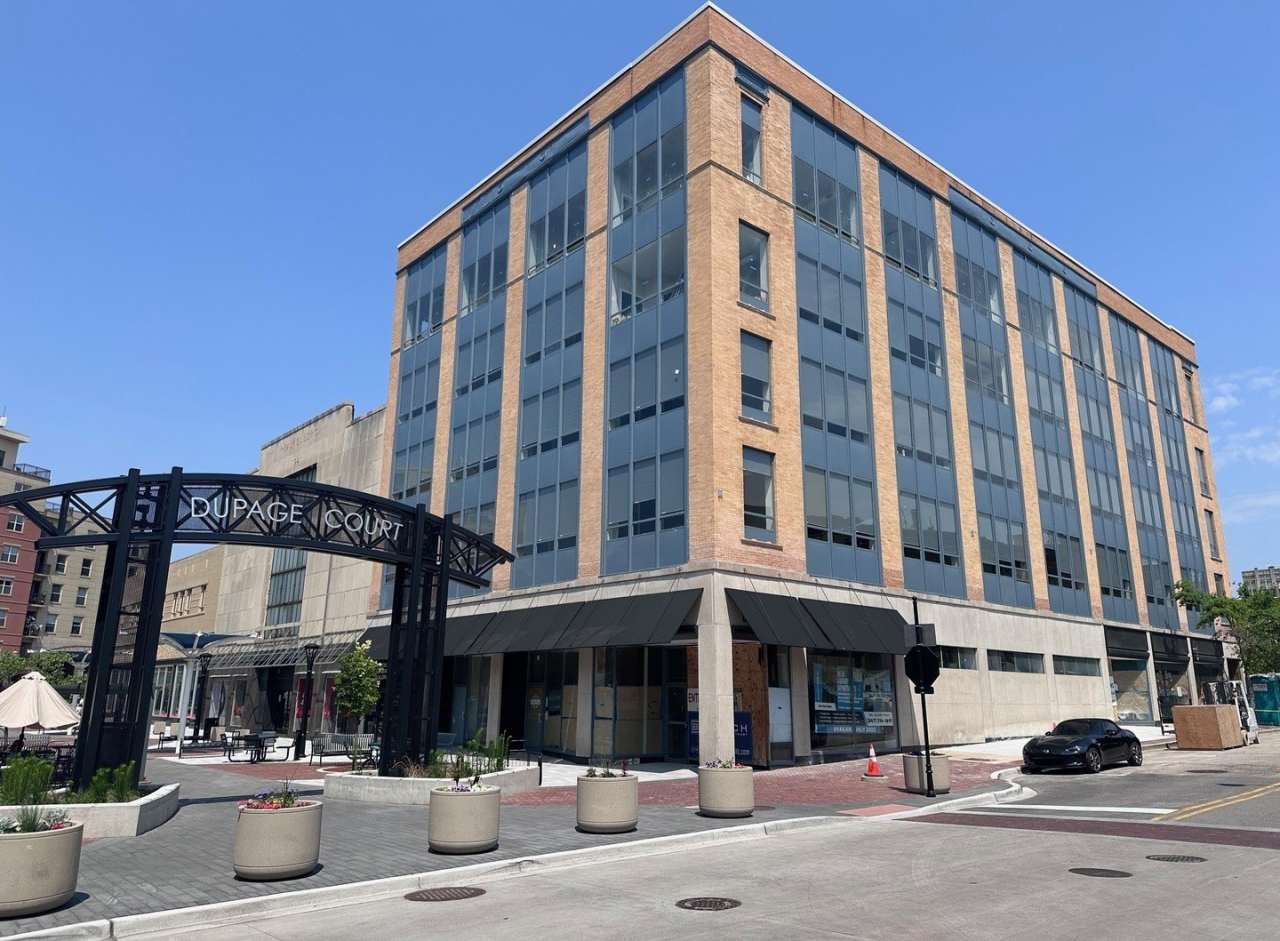 40 DuPage Court unit: 409