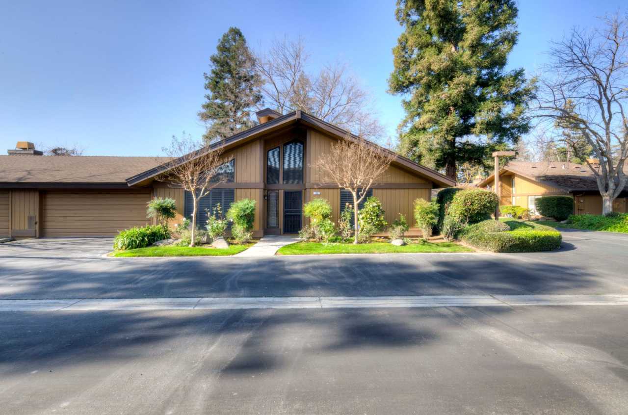 6260 N. Palm Ave Unit 105