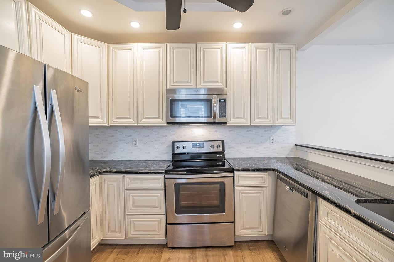 2332 W. Thompson Street