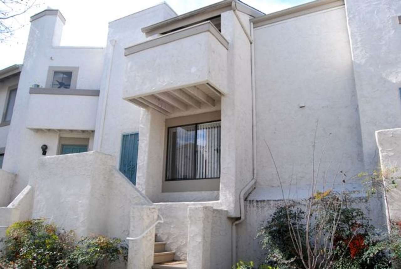 Woodlands in La Jolla 2 bedroom 1 bath townhome newly updated