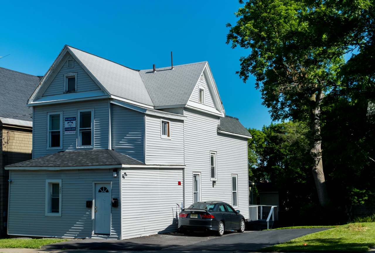 205 Lexington Ave Apt 11