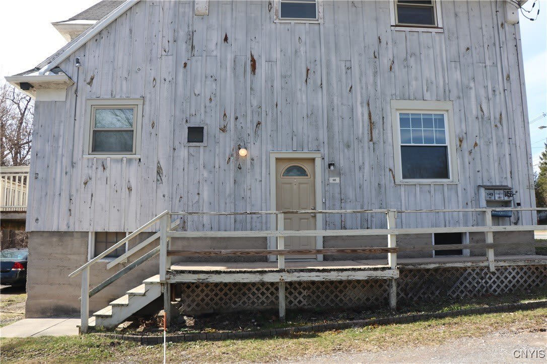 143 W Genesee Street unit: 143