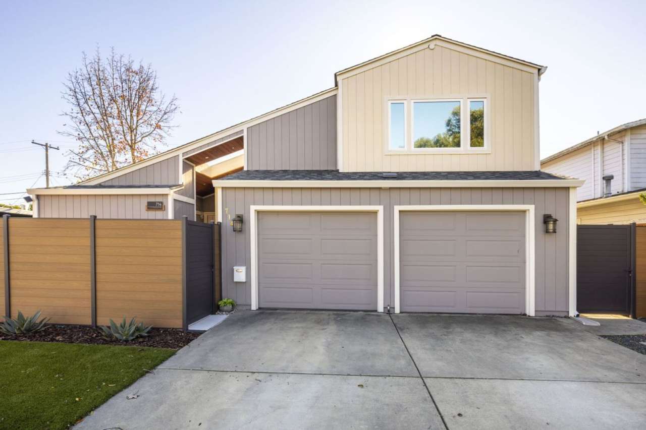 Beautifully Appointed 5 Bed, 4 Bath Executive Home