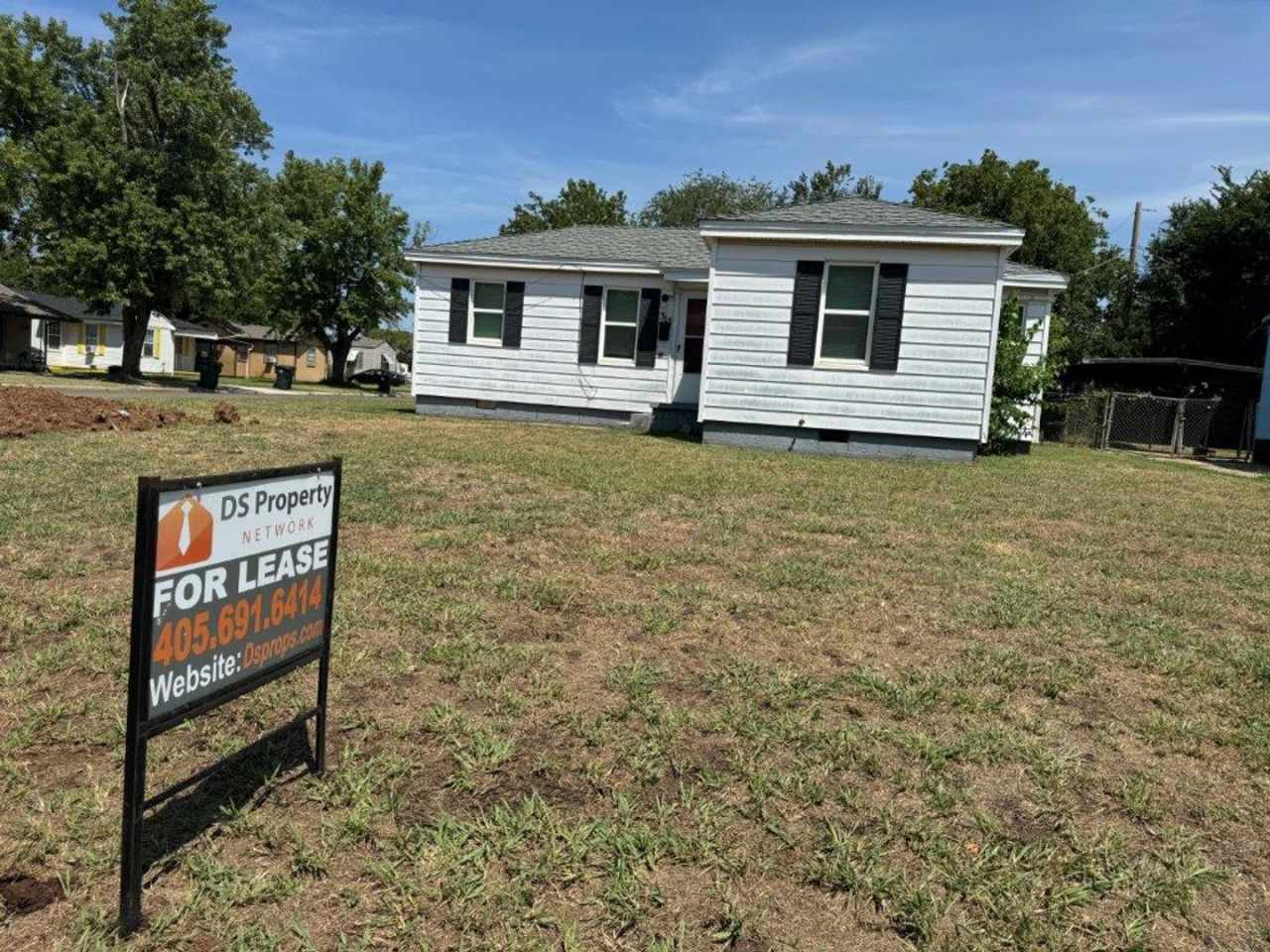 two bed One bath home in Midwest City!