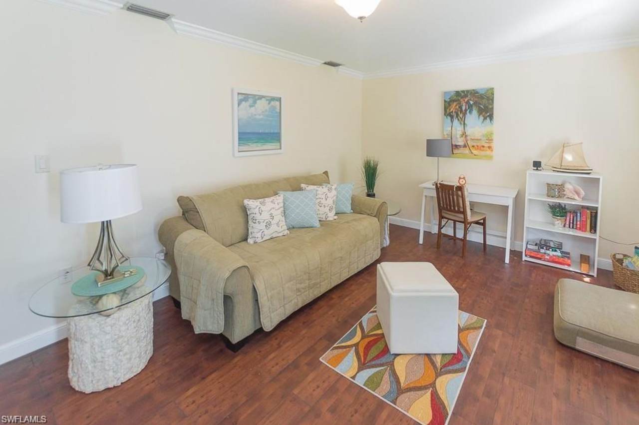 Enjoy Your Vacation in This Single Family Pet Friendly Home