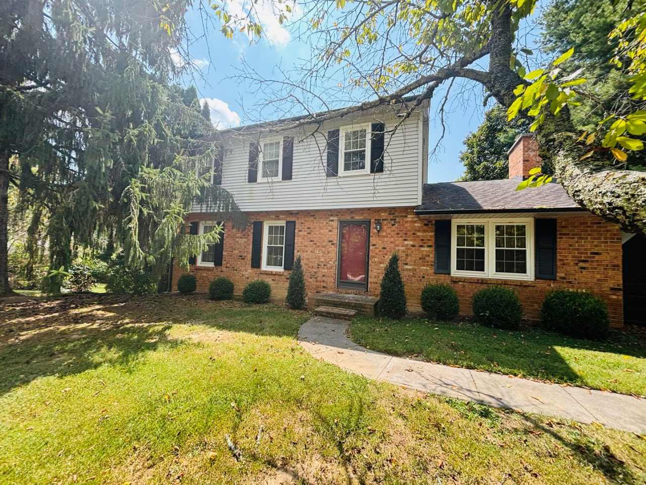 4 Bedroom 2.5 Bathroom House