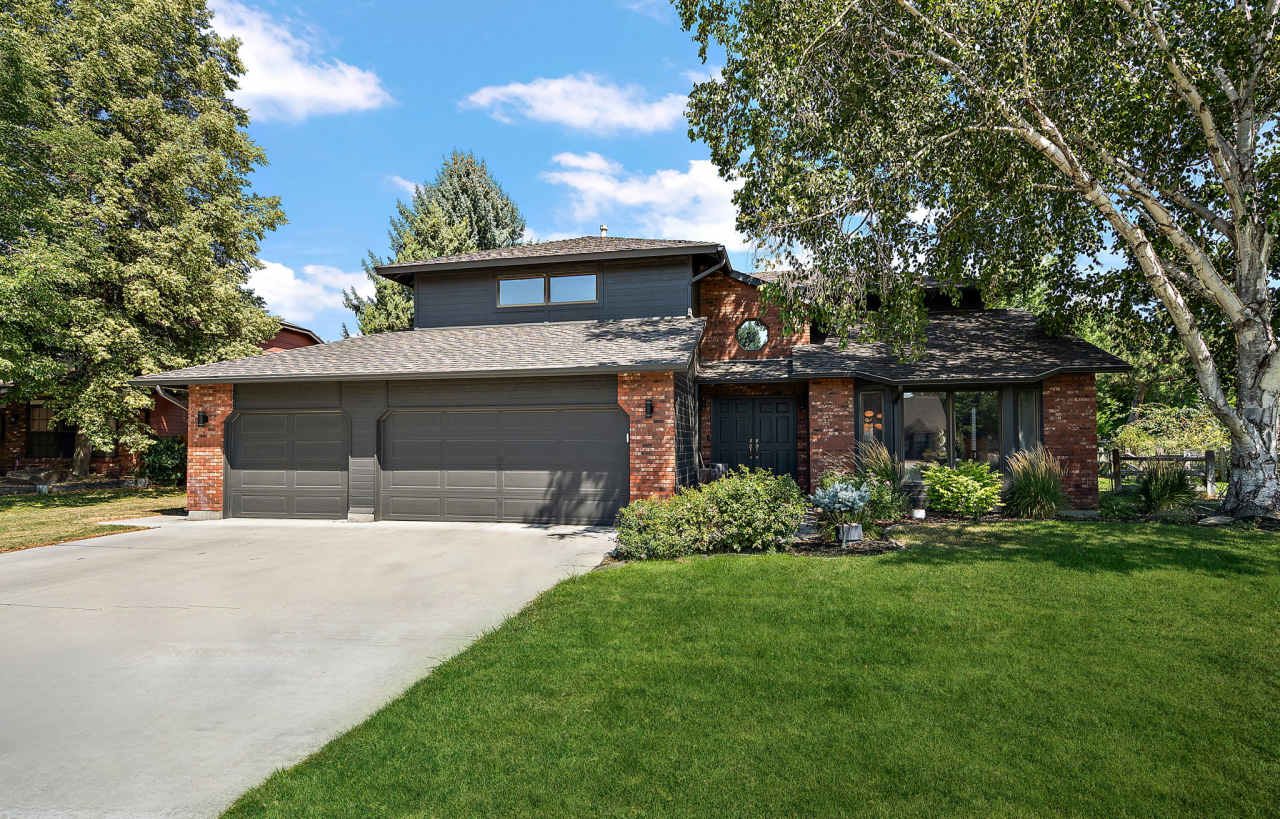 4180 North Marcliffe Avenue