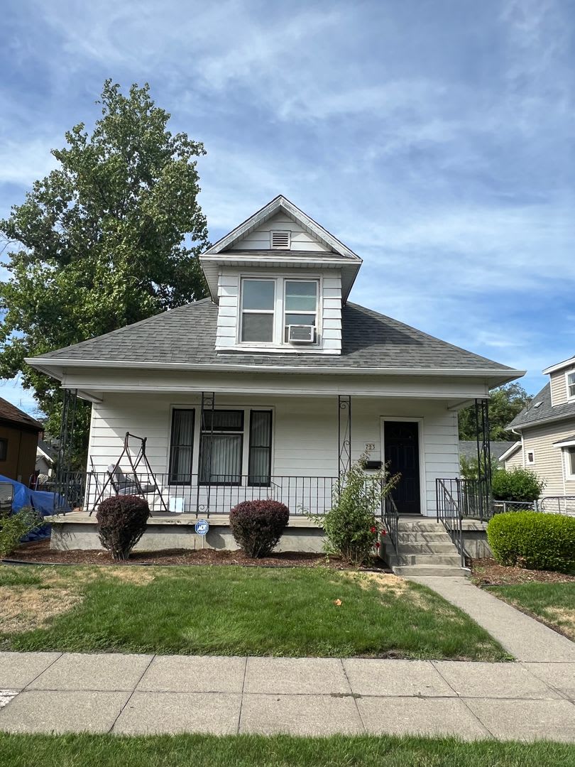 4 Bed/2 Bath Must See in the GU District!!