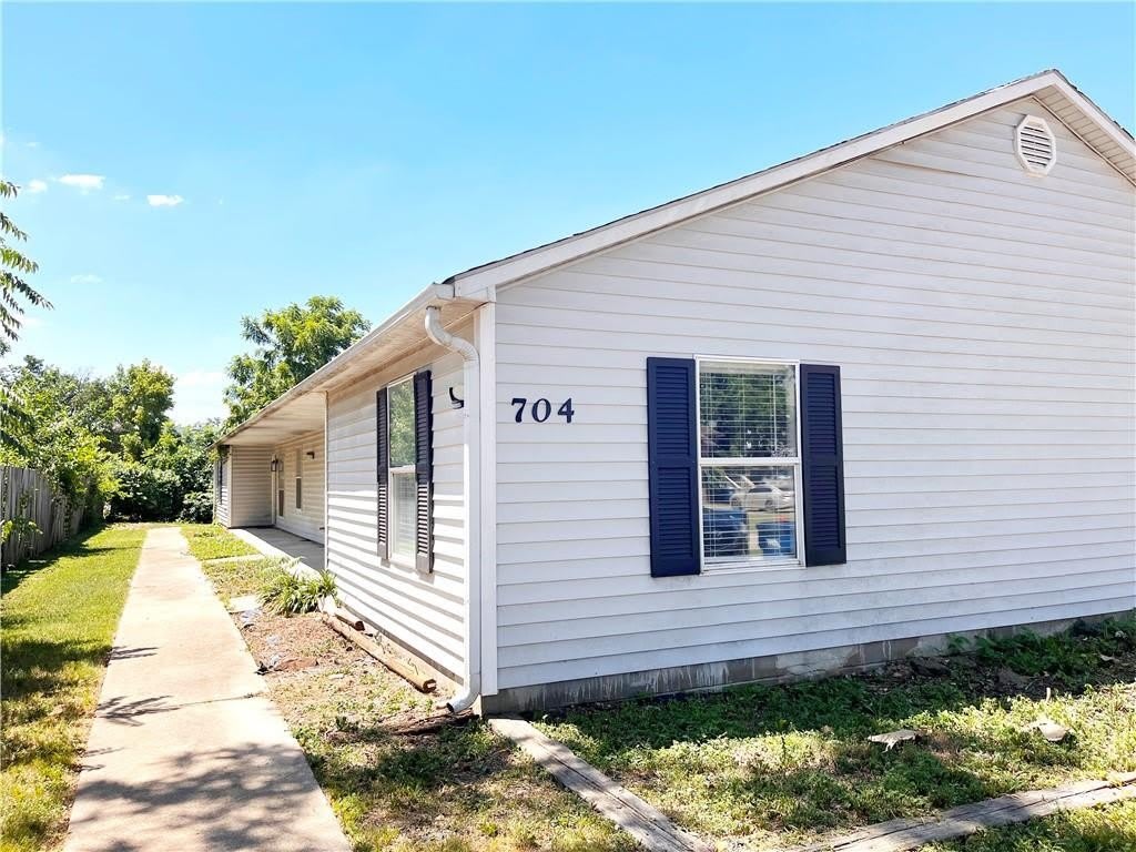 704  SE 4th  ST Unit #C