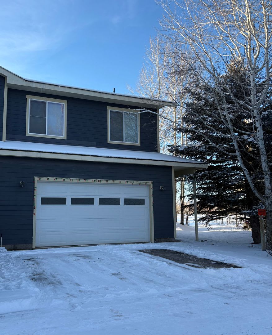 Spacious 3 bedroom 2.5 bathroom townhouse