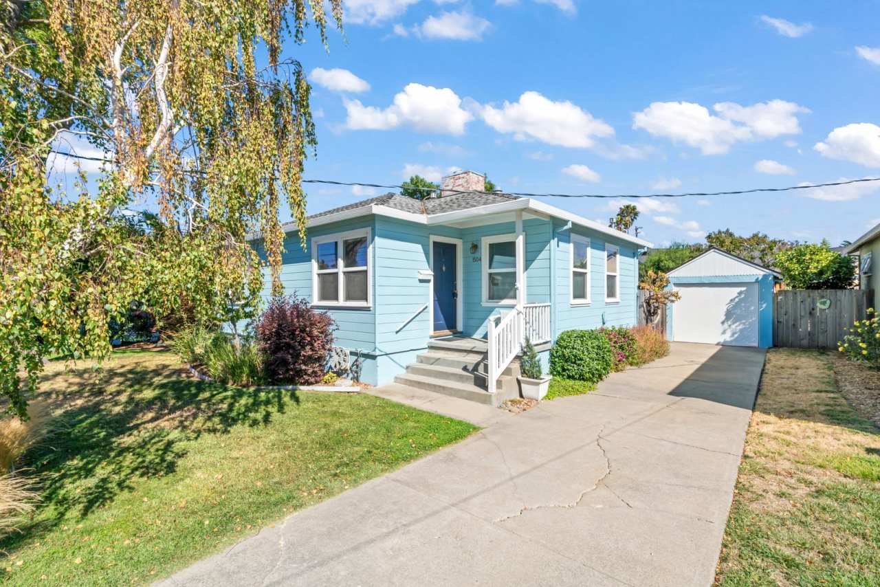 Pet Friendly 3Bd/2Ba Single-Family Home