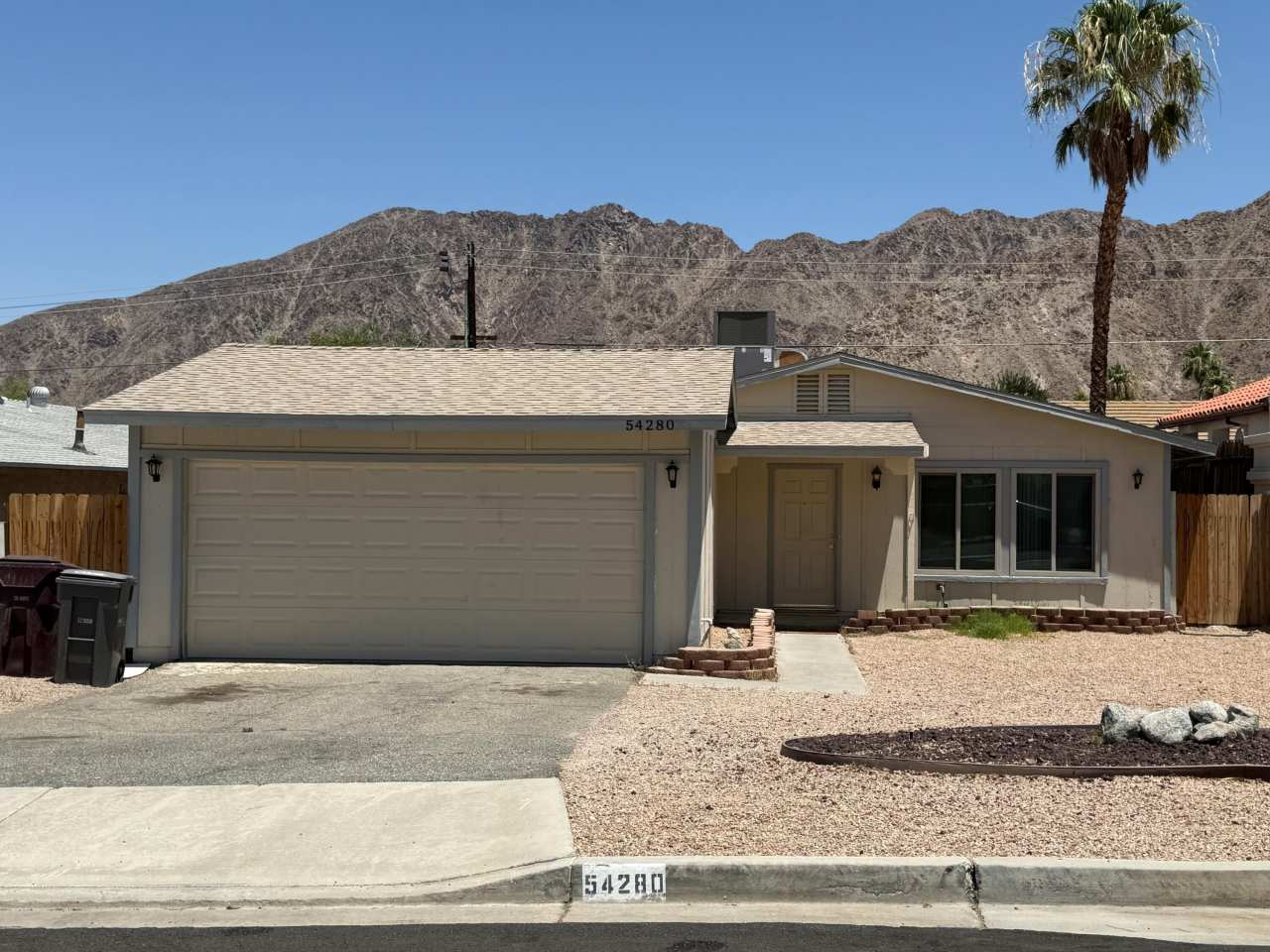 54280 Avenida Vallejo