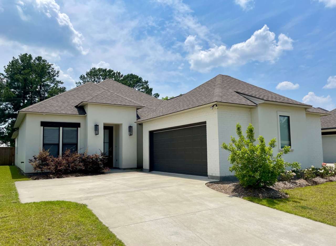 Beautiful 4 bed 3 bath home in Villas at Whiteoak