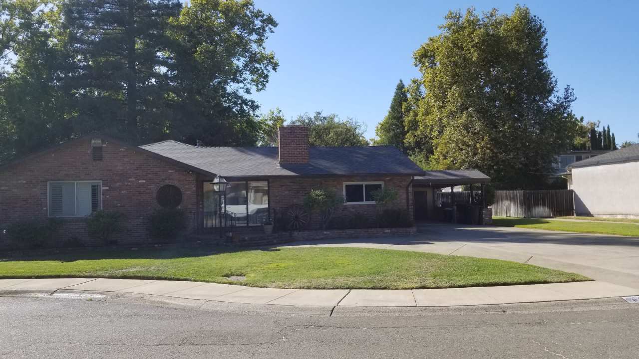 Central Roseville, Pool, Gardner Single Story Large Yard, 3 bedrooms, 2 baths, 1931sqft Gardner  Pool Service Provided by Owner