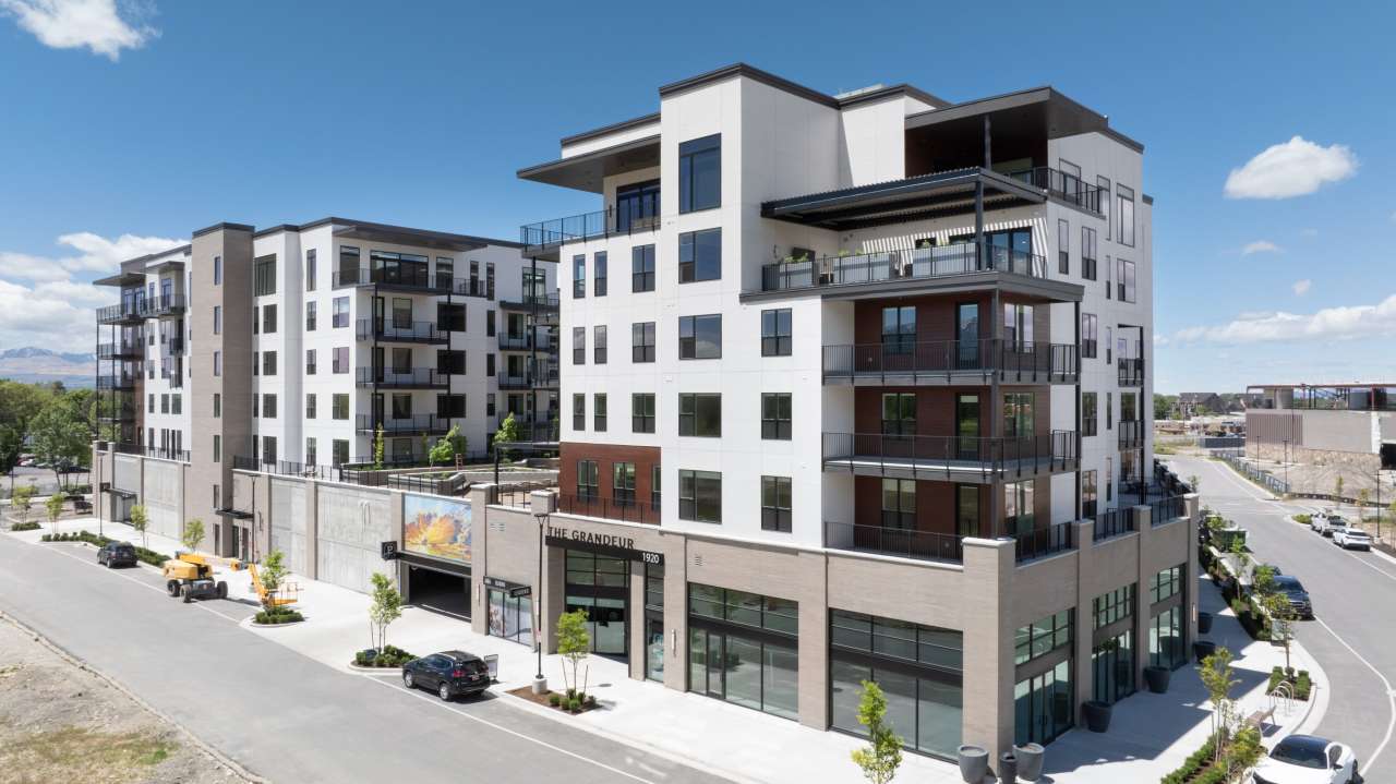 Grandeur at Holladay Hills