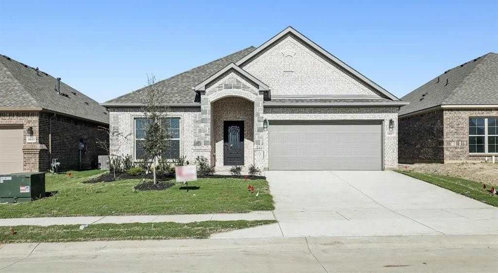 1037 Nighthawk Trail