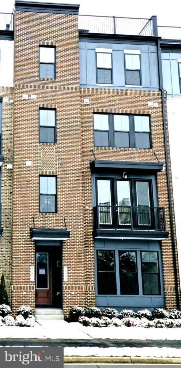 43400 FARRINGDON SQUARE