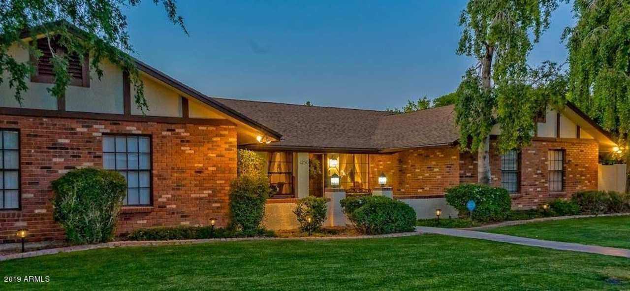 HUGE House In Tempe Close to ASU