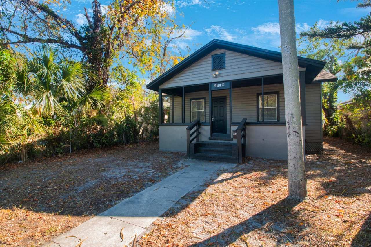 REDUCED $25 App Fee 3bdrm/1bath home with large yard ** Section 8 OK *** $1795.00** Move in by December 15th and get January Rent Free **