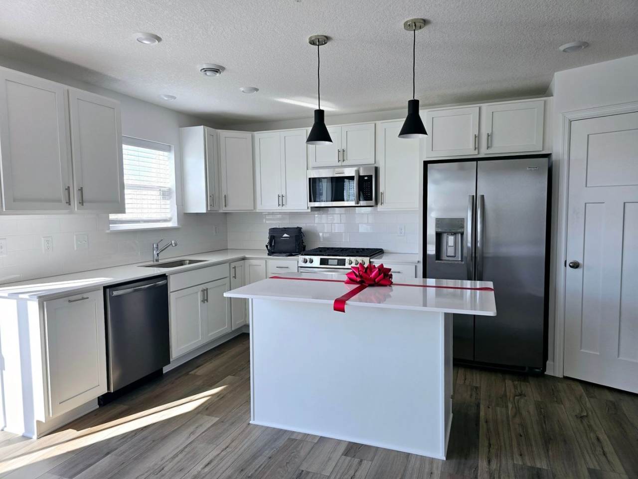 Charming 3BR Townhome in Hamel