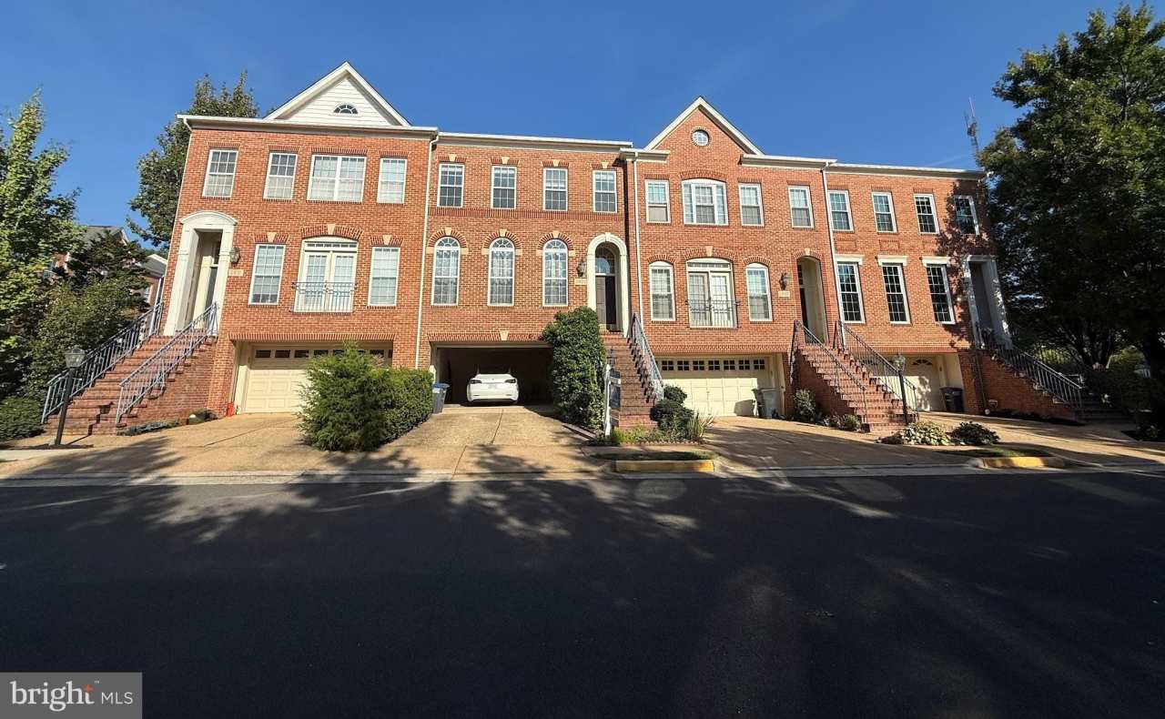 2833 GRACE FOREST Place