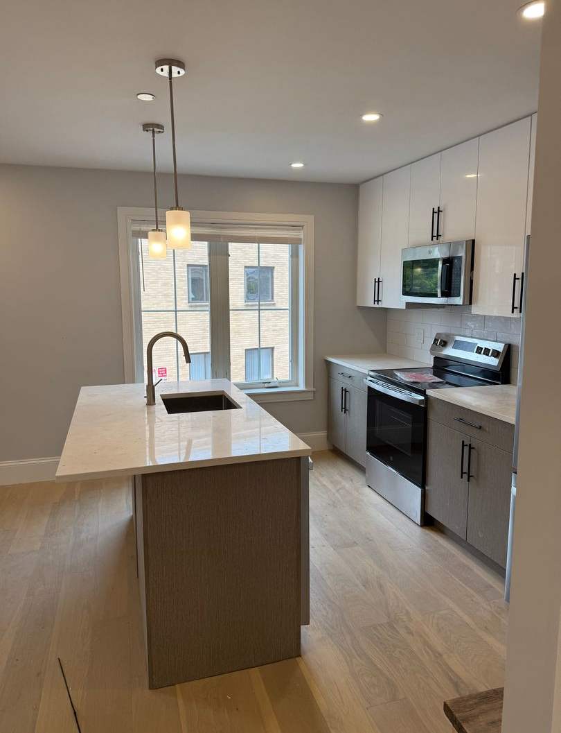 BRAND NEW 2 BED 2 BATH UNIT!!!!