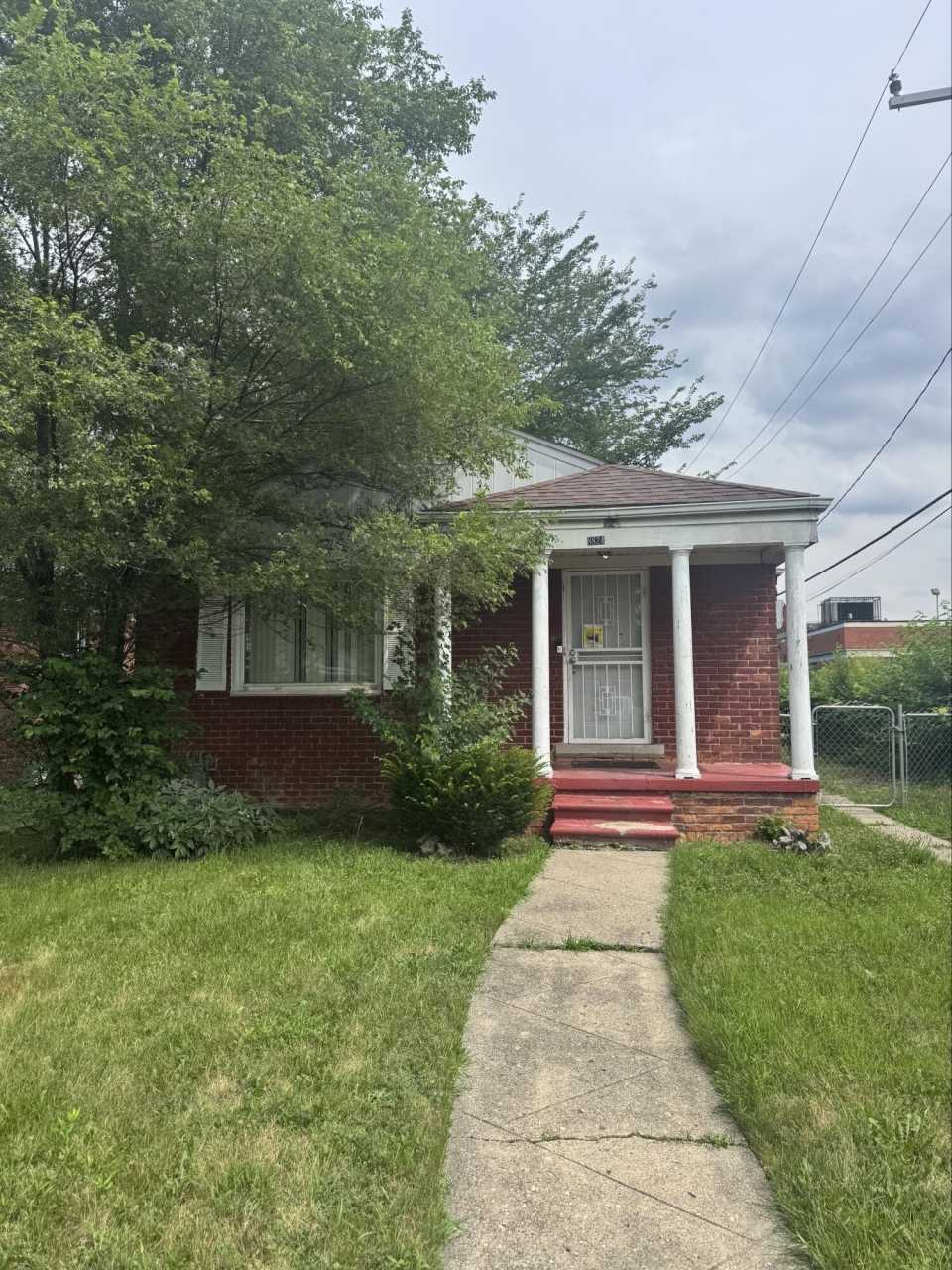 8824 Artesian Street